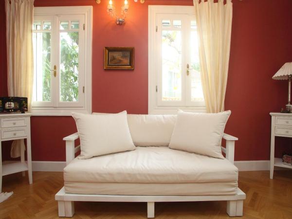 The Aigli : photo 6 de la chambre suite rose