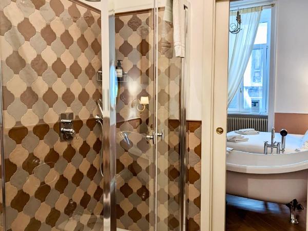 Macchiato Suites Boutique Guest House : photo 8 de la chambre chambre double deluxe avec baignoire