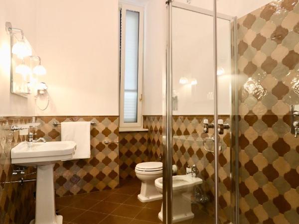 Macchiato Suites Boutique Guest House : photo 7 de la chambre chambre double deluxe avec baignoire