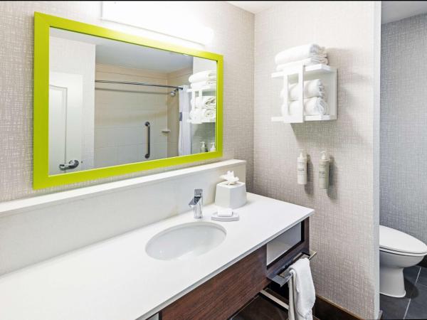 Hampton Inn and Suites Houston Central : photo 4 de la chambre chambre lit king-size - non-fumeurs