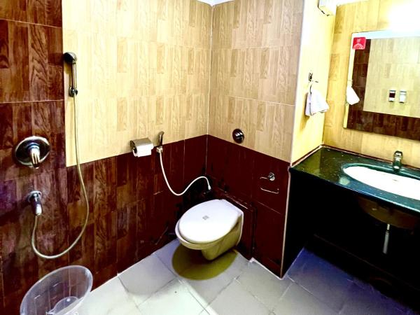 Blue Bliss Hotels By PPH Living Infantry Road : photo 6 de la chambre chambre double deluxe avec douche