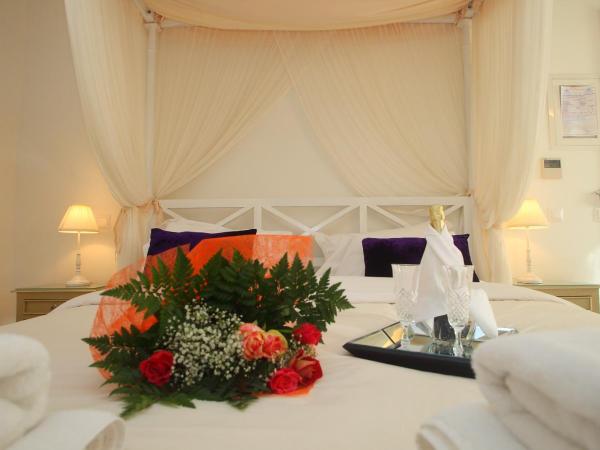 The Aigli : photo 5 de la chambre suite black and white