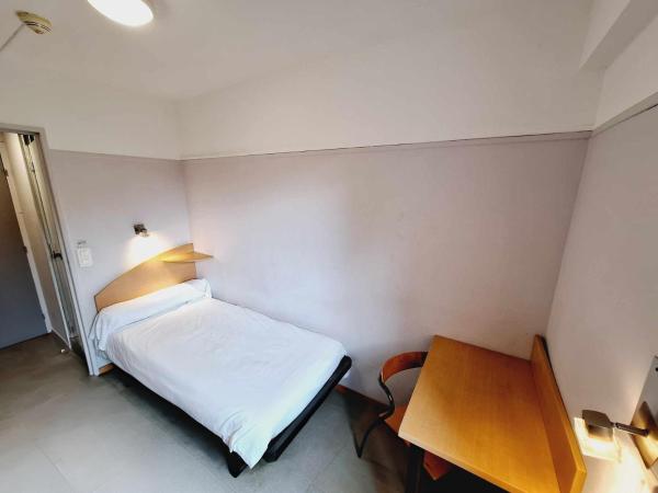 CIS de Champagne - Ethic Etapes : photo 3 de la chambre chambre simple avec toilettes communes