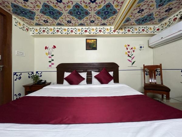 Virasat Mahal Heritage Hotel : photo 4 de la chambre chambre double standard