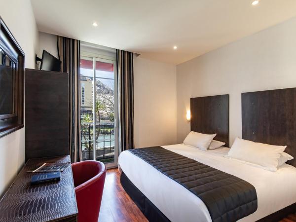 Hôtel Jeanne d'Arc : photo 2 de la chambre chambre double - vue sur montagne