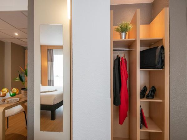 ibis Cannes Plage La Bocca : photo 3 de la chambre chambre double standard avec 2 lits doubles