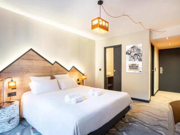Hotel Base Camp Lodge - Albertville : photo 9 de la chambre chambre double ou lits jumeaux deluxe – vue sur jardin