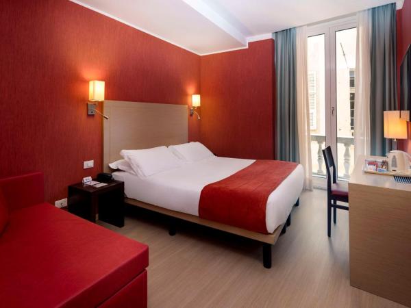 Best Western Porto Antico : photo 1 de la chambre chambre lit king-size deluxe avec canapé-lit