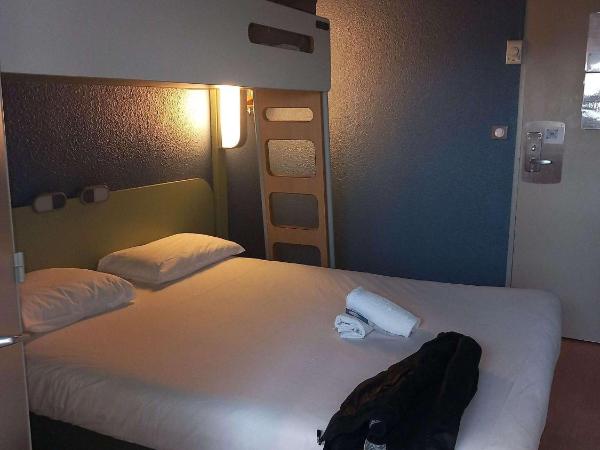 ibis budget Arles Sud Fourchon : photo 3 de la chambre chambre lits jumeaux