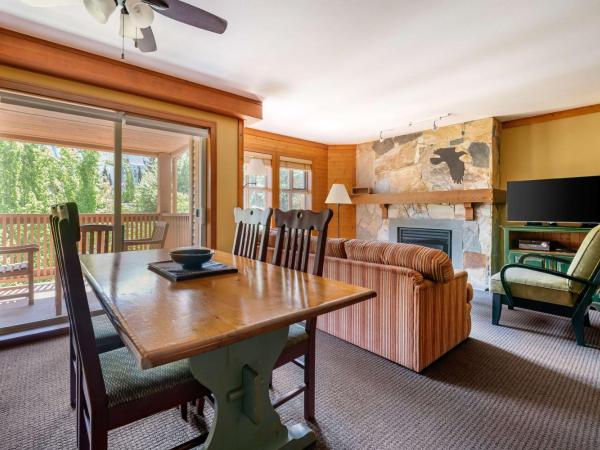 Hilton Grand Vacations Club Whistler : photo 2 de la chambre suite 1 chambre lit king-size premier avec canapé-lit