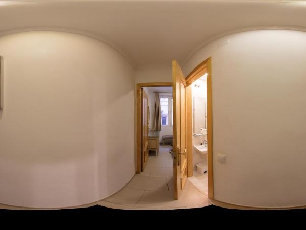 Hotel Maritimo : photo 4 de la chambre chambre familiale supérieure