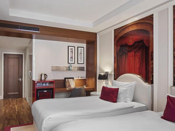 TITANIC Gendarmenmarkt Berlin : photo 7 de la chambre chambre deluxe double ou lits jumeaux