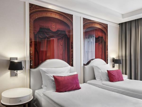 TITANIC Gendarmenmarkt Berlin : photo 5 de la chambre chambre deluxe double ou lits jumeaux