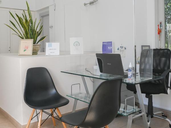 Atrium Villa : photo 3 de la chambre chambre double ou lits jumeaux avec balcon