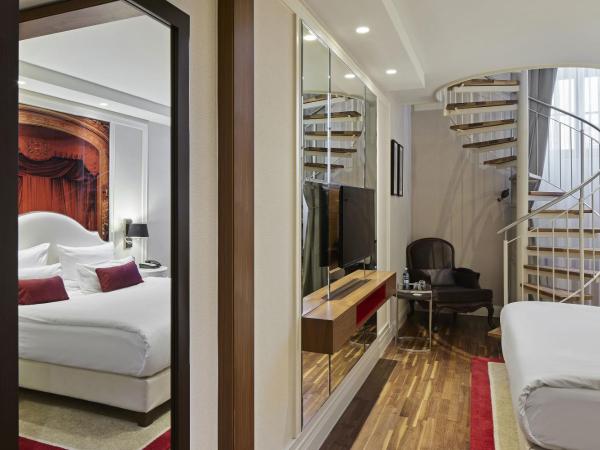 TITANIC Gendarmenmarkt Berlin : photo 2 de la chambre chambre familiale (2 adultes et 2 enfants)