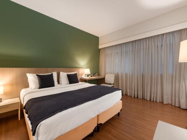 Pestana Curitiba : photo 1 de la chambre superior semi-adapted room for people with reduced mobility