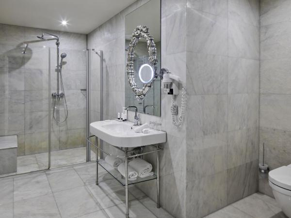 TITANIC Gendarmenmarkt Berlin : photo 1 de la chambre suite en duplex - titanic