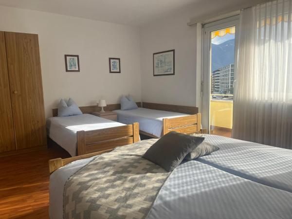 Hotel Rondinella Locarno : photo 5 de la chambre chambre quadruple avec balcon 