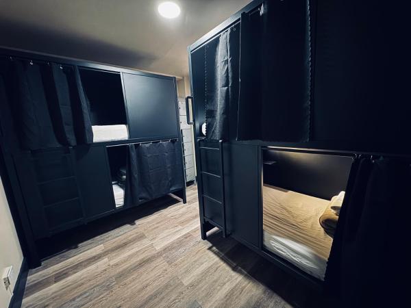 KAMA CENTRAL PARK : photo 1 de la chambre lit dans dortoir pour hommes de 4 lits