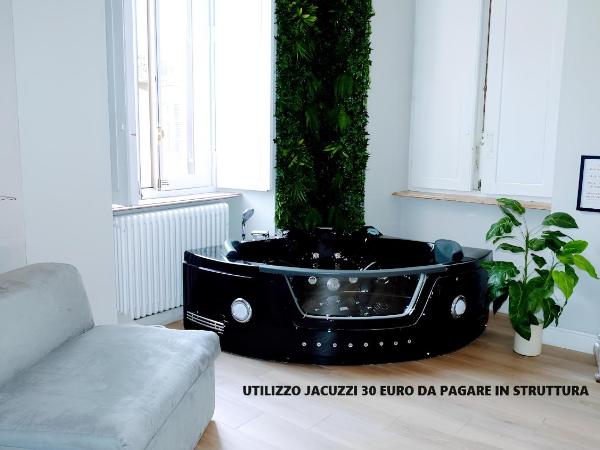 Apartments Chic Torino Centro porta nuova : photo 4 de la chambre suite deluxe avec baignoire spa