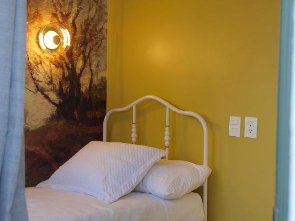 Casa España : photo 2 de la chambre chambre simple avec salle de bains privative