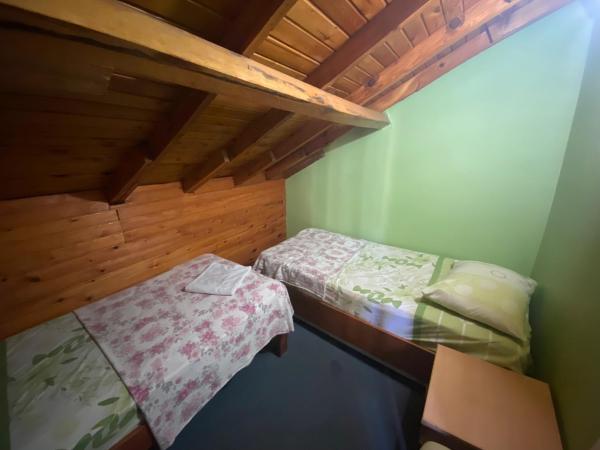 Camel Hotel & Apart : photo 3 de la chambre chambre quadruple avec salle de bains privative