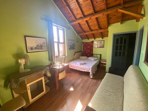 Camel Hotel & Apart : photo 1 de la chambre chambre quadruple avec salle de bains privative