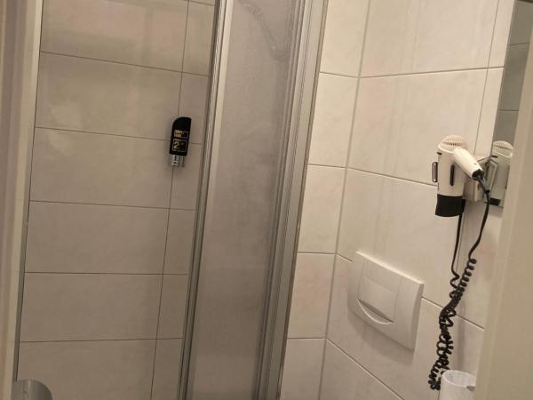 24-7 Stadthotel Stuttgart : photo 7 de la chambre chambre double