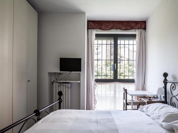 Bed & Breakfast Cesarina : photo 10 de la chambre chambre double avec baignoire spa
