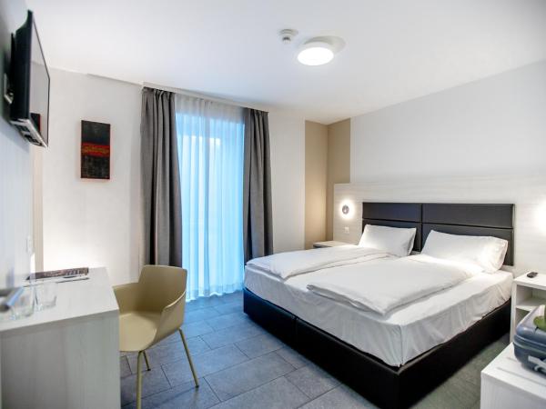 Miralago Locarno Easy Rooms : photo 1 de la chambre chambre double standard