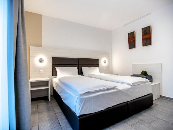Miralago Locarno Easy Rooms : photo 5 de la chambre chambre double avec balcon