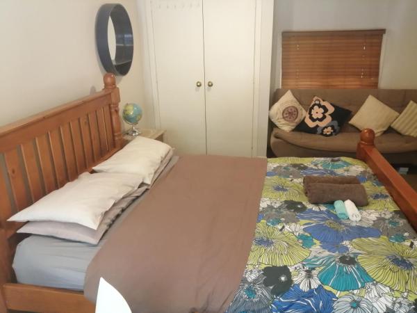 2 Beds including 1 Sofa Bed Studio at Mt Eden : photo 5 de la chambre studio standard