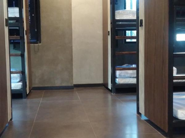 bangkok bed place : photo 1 de la chambre chambre familiale avec salle de bains privative