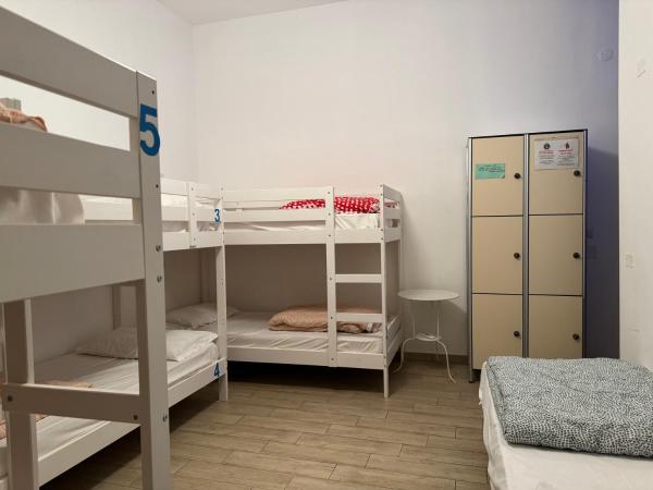 Hostel Mancini Naples : photo 6 de la chambre lit dans dortoir mixte de 6 lits