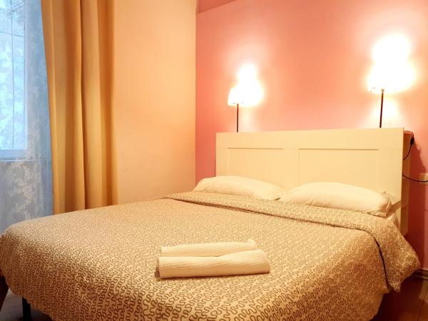 Hostel Mancini Naples : photo 4 de la chambre chambre double avec salle de bains commune