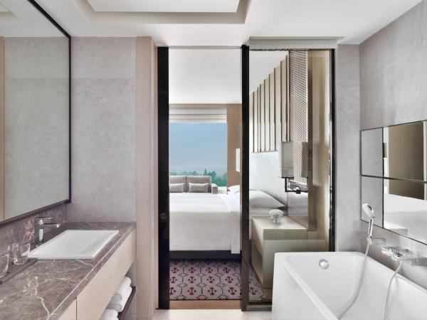 Kathmandu Marriott Hotel : photo 4 de la chambre suite junior avec accès au salon club – vue sur montagne