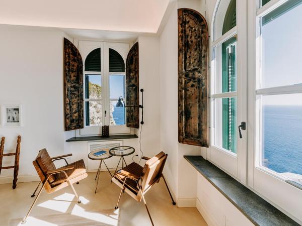 Faro Punta Imperatore : photo 3 de la chambre chambre double deluxe - vue sur mer