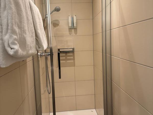 Hotel Monopol Luzern : photo 3 de la chambre suite