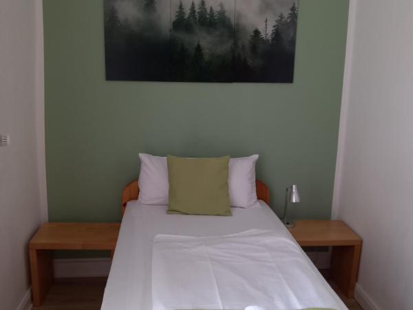Hotel Karolinger : photo 7 de la chambre chambre simple