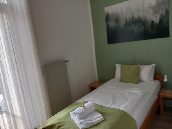 Hotel Karolinger : photo 10 de la chambre chambre simple