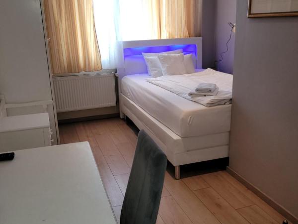 Hotel Franken an der Messe : photo 2 de la chambre chambre simple