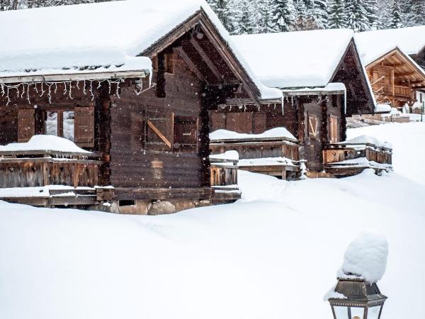 Les Chalets de la Serraz : photo 1 de la chambre chalet supérieur