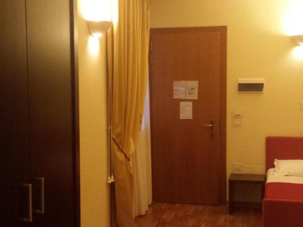 Hotel Due Colonne : photo 9 de la chambre chambre quadruple basique (2 adultes + 2 enfants)