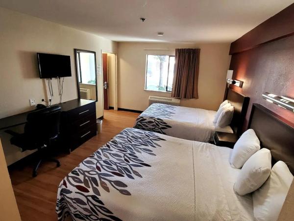 Sacramento Inn & Suites : photo 2 de la chambre chambre double ou lits jumeaux deluxe - vue sur ville 