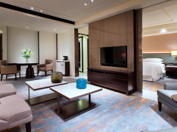 Sheraton Grand Jakarta Gandaria City Hotel : photo 6 de la chambre 1 king bed, club lounge access, large suite