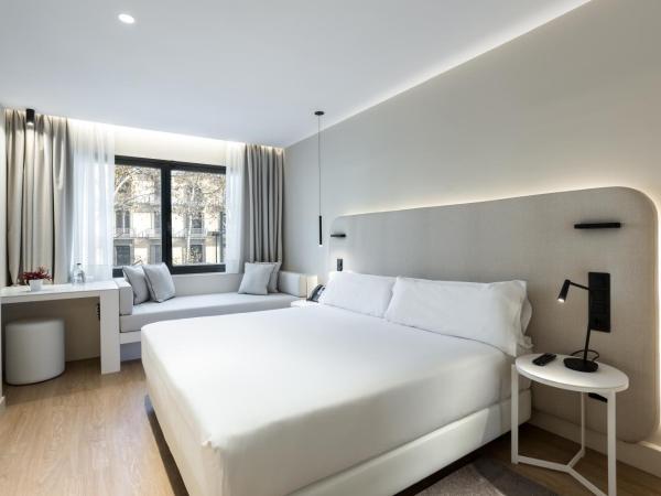 Royal Ramblas : photo 1 de la chambre chambre nouveau design - vue sur ramblas