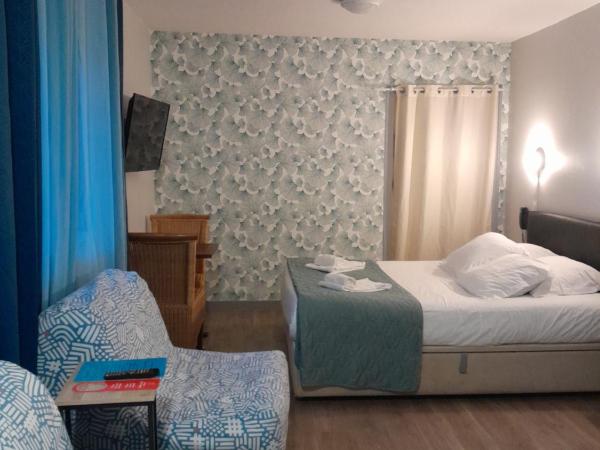 Hotel La Voilerie Cancale bord de mer : photo 3 de la chambre chambre familiale