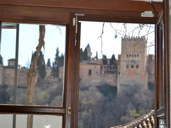 Suite Comares : photo 6 de la chambre chambre double - vue sur alhambra