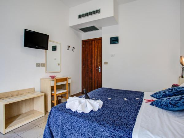 Hotel Tiziana : photo 5 de la chambre chambre double ou lits jumeaux