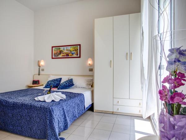 Hotel Tiziana : photo 4 de la chambre chambre double ou lits jumeaux
